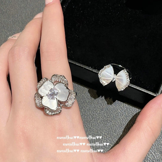 Austrian vintage camellia lily mother-of-pearl gemstone ring - Vintage plated with 18K gold - Bow-shaped zirconium stone ring